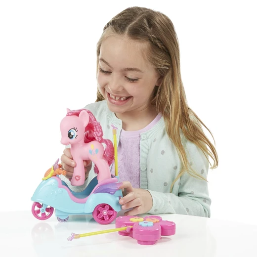 My Little Pony Pinkie Pie RC Scooter - هاسبرو - Image 3
