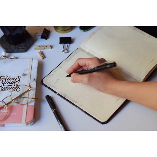 دفاتر برسمة تصميم الرخام بلون أسود من مفكرة - مفكرة - Image 3