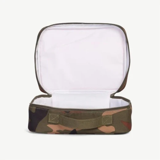 Herschel Pop Quiz Lunch Box  Color: Woodland Cmo/M - هيرشل - Image 4
