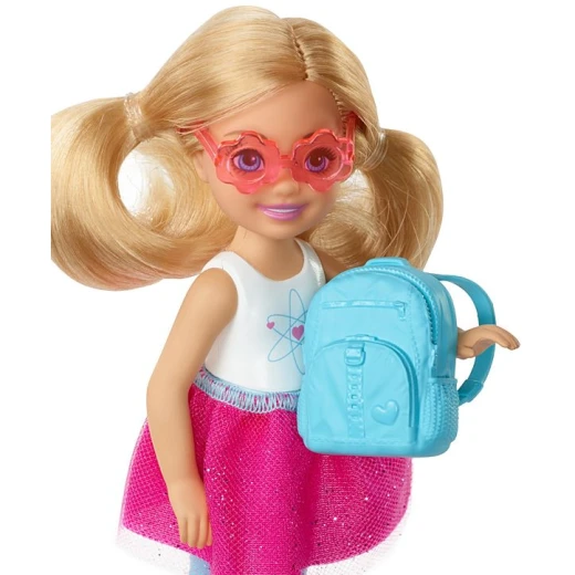 Barbie® Travel ​Chelsea™ Doll - باربي - Image 7
