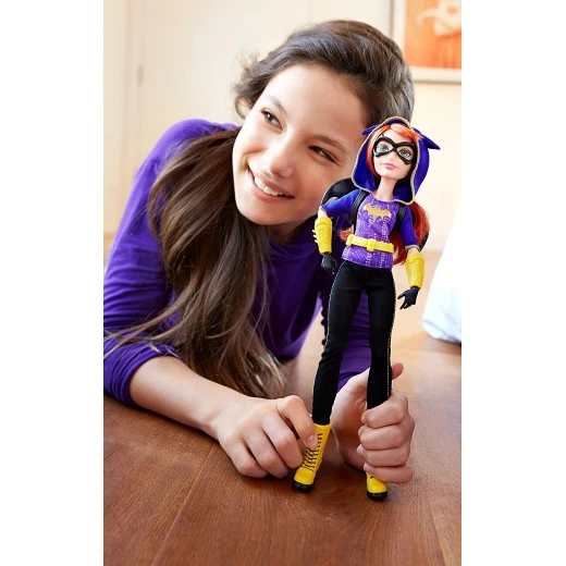 DC Super Hero Girl Batgirl Action Doll, with Realistic Facial Detailing, Iconic Ring Gear and Accessories - دي سي سوبرهيرو - Image 11