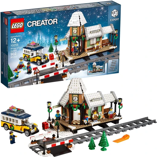 LEGO Creator: Winter Village Station LEGO Creator: Winter Village Station