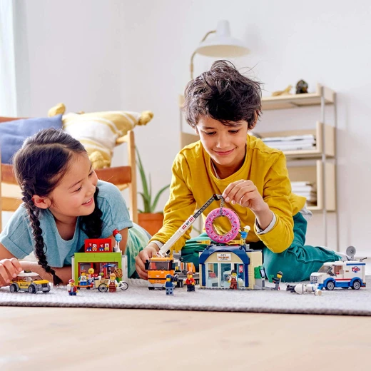LEGO City: Donut shop opening - ليجو - Image 4