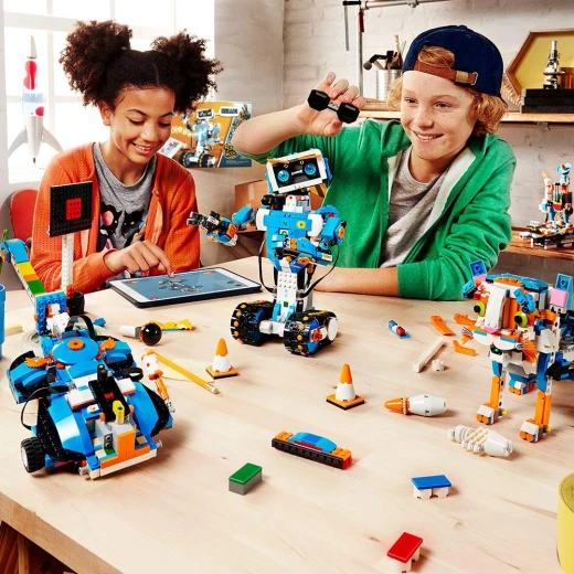 LEGO Boost Creative Toolbox Toy, 847 Pieces - ليجو - Image 11