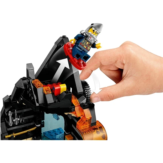 LEGO Ninjago Garmadon's Volcano Lair Playset - ليجو - Image 7