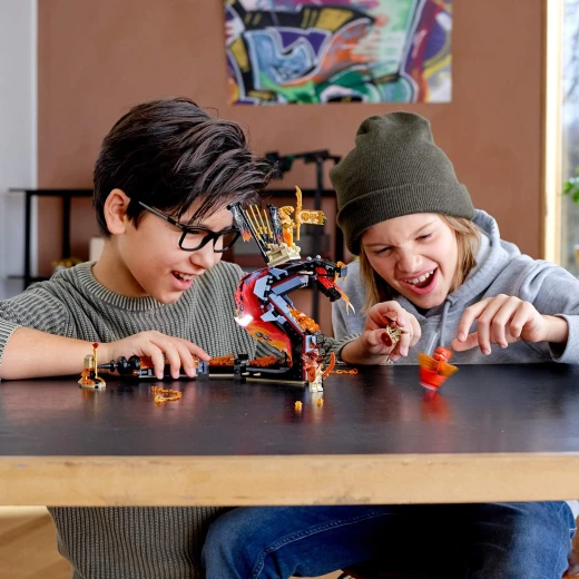 LEGO Ninjago Fire Fang Snake Toy for Kids with 4 Minifigures, Masters of Spinjitzu Playset, 463 pieces. - ليجو - Image 4