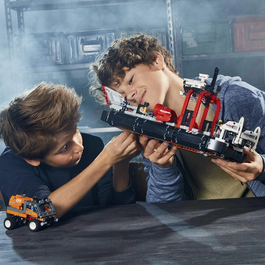 LEGO Technic Hovercraft Building Blocks for Boys 9 to 16 Years (1020 Pcs) - ليجو - Image 3