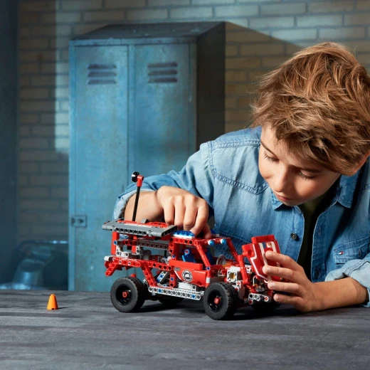 LEGO Technic: First Responder - ليجو - Image 6