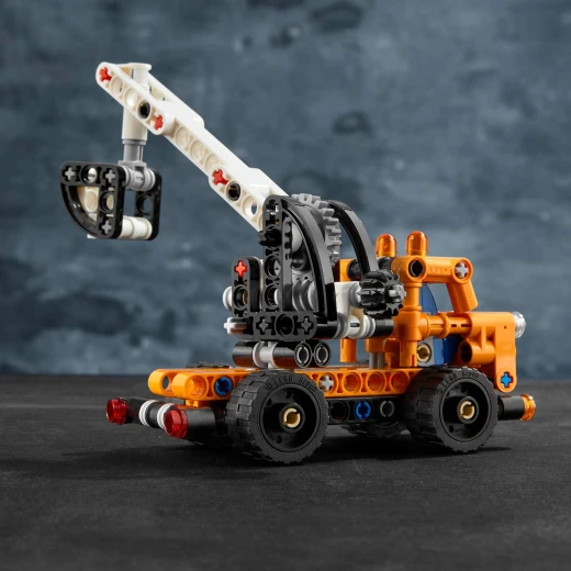 LEGO Cherry Picker Toy Truck, 2 in 1 Model, Tow Truck, 155 pieces - ليجو - Image 4