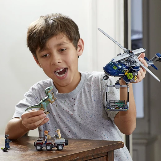 LEGO Jurassic World Blue’s Helicopter Pursuit Building Kit (397 Pieces) - ليجو - Image 5