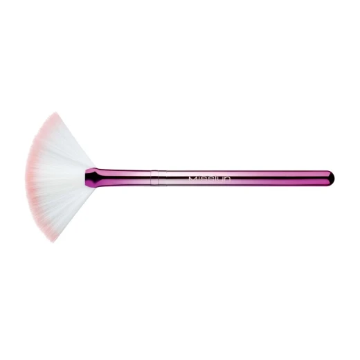 Misslyn Strobing Brush for Flawless Highlighter Application with Zipper Bag Makeup Tool