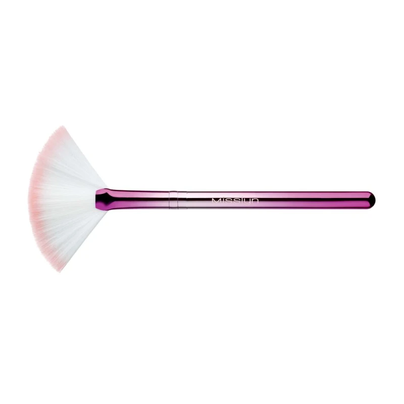 Misslyn Strobing Brush for Flawless Highlighter Application with Zipper Bag Makeup Tool - Misslyn