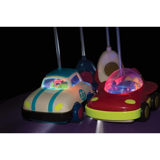 B toys by Battat – Space Car UFWhoa! – One Button Remote Control Light-Up Toy Space Car for Babies and Toddlers - بي. تويز - Image 2