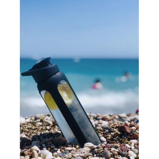 Aware Black Glass Bottle - 700ml - أوير - Image 4