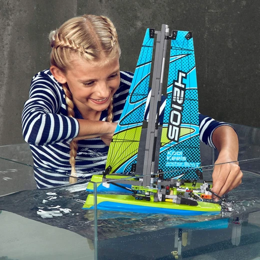 LEGO Technic Catamaran Sailboat Construction Kit (404 pieces) - ليجو - Image 4