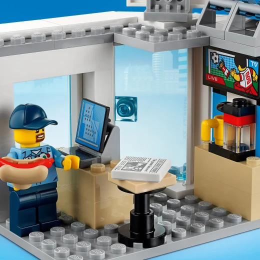LEGO Service Station - ليجو - Image 3