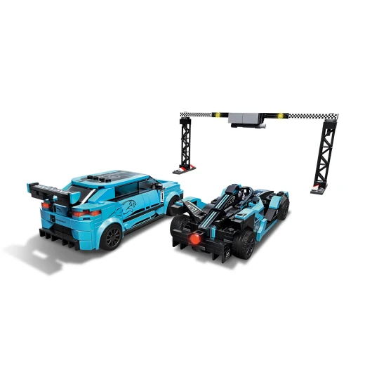 LEGO Formula E Panasonic Jaguar Racing GEN2 car & Jaguar I - ليجو - Image 4