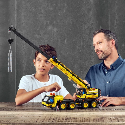 LEGO Mobile Crane - ليجو - Image 2