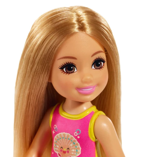 دمية كلوب تشيلسي - دمية تشيلسي مع اصدقائها - بدلة السباحة من باربي - باربي - Image 4