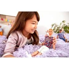 تشكيلة دمية باربي من كين فاشونيستاس - باربي - Image 3