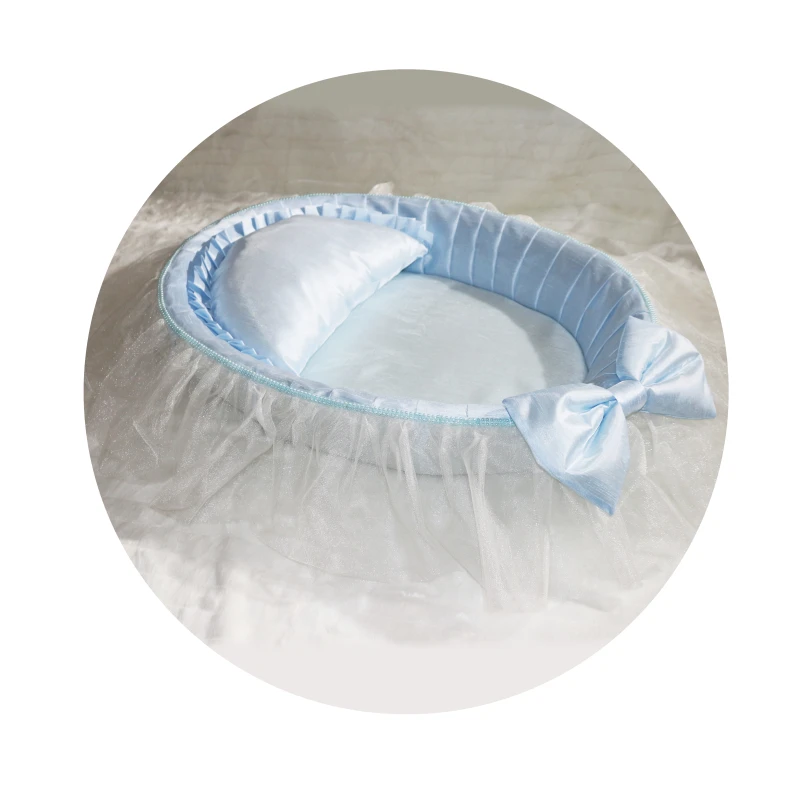 Newborn Carry Cot with Lace & Pearls, Blue