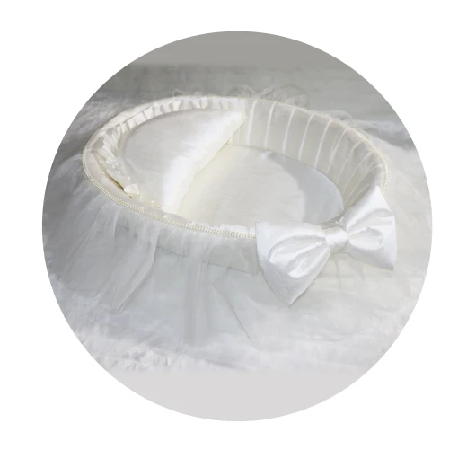 Newborn Carry Cot with Lace & Pearls, White