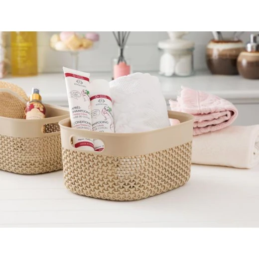 Madame Coco - Curvy Knitting Pattern Big Basket, Soft Beige