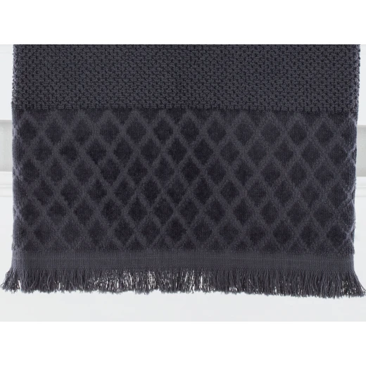 Madame Coco - Velvet Detail Bath Towel, Anthracite - مدام كوكو - Image 2