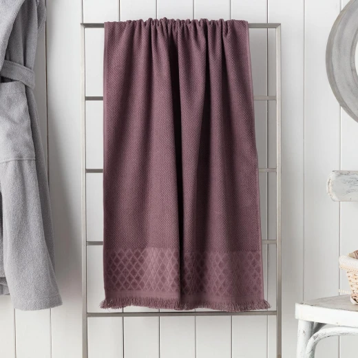 Madame Coco - Velvet Detail Bath Towel, Dasmon Madame Coco - Velvet Detail Bath Towel, Dasmon