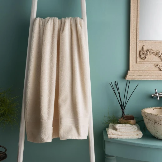 Madame Coco Madame Coco - Bamboo Large Bath Towel, Ecru Madame Coco Madame Coco - Bamboo Large Bath Towel, Ecru