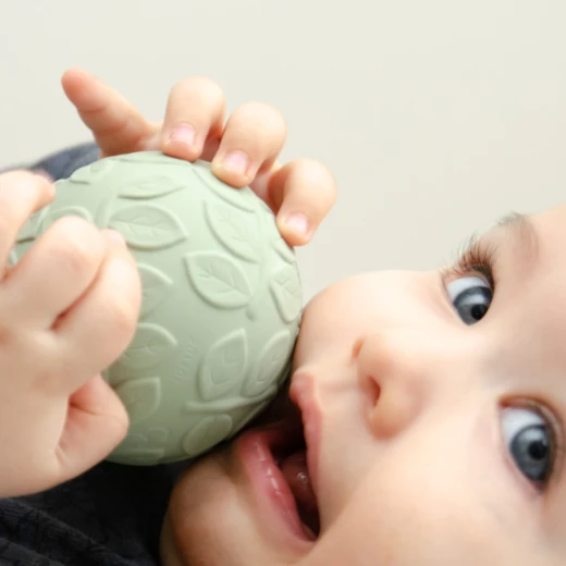 Skip Hop Leaf Sensory Ball Set - Green - سكيب هوب - Image 4