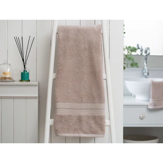Madame Coco Roxane Bath Towel - Mauve Madame Coco Roxane Bath Towel - Mauve