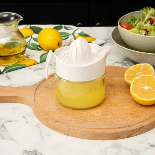 عصارة ليمون هولي من مدام كوكو - لون بيج فاتح عصارة ليمون هولي من مدام كوكو - لون بيج فاتح