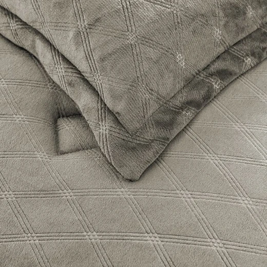Nova Home Landers 3D Embossed Velvet Flannel Winter Comforter Set, Beige, King Size - Nova Home - Image 2