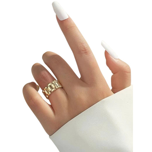 خاتم بتصميم مجوف ، باللون الذهبي