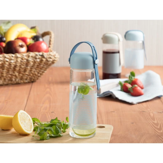مطرة ماء, باللون الأزرق من مدام كوكو مطرة ماء, باللون الأزرق من مدام كوكو