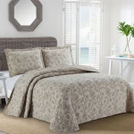 طقم مفروشات سرير مطرز شارلوت, باللون البيج, مقاس كبير من نوفا هوم - نوفا هوم