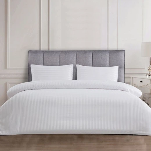 طقم وجه لحاف ستايل فندقي, بحجم 220*260, باللون الابيض من نوفا هوم طقم وجه لحاف ستايل فندقي, بحجم 220*260, باللون الابيض من نوفا هوم
