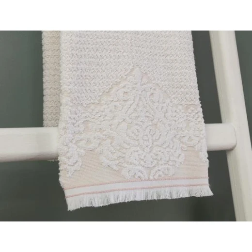 منشفة وجه جاكار, باللون البيج, 50*70 سم من مدام كوكو - مدام كوكو - Image 2