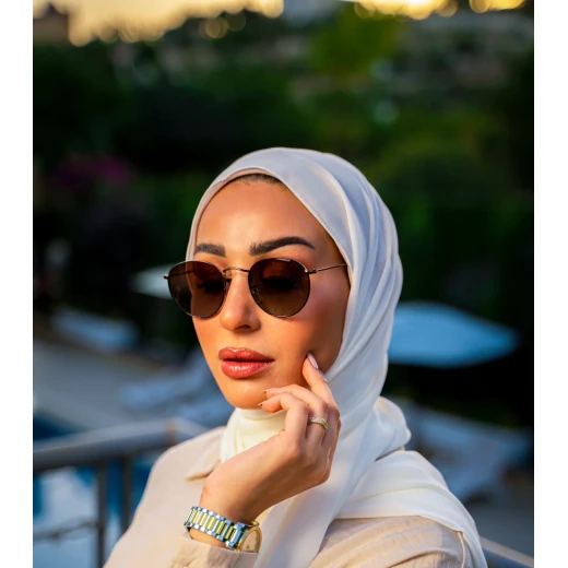 نظارات شمسية للنساء, موديل جونيور, باللون الرمادي من ار كيو - ار كيو - Image 2