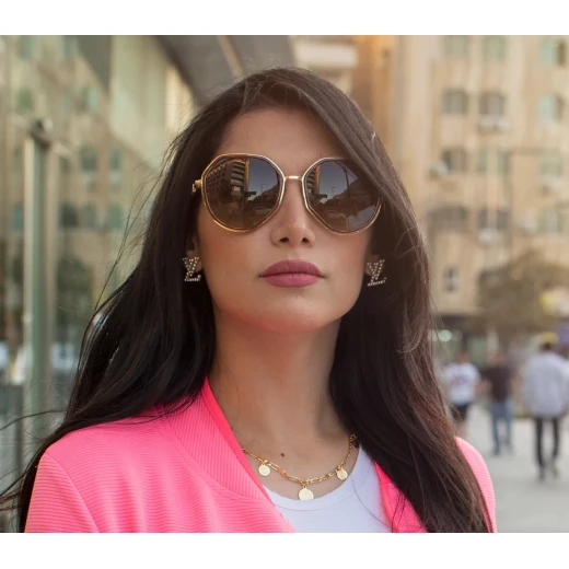 نظارات شمسية للنساء, موديل جاردن, باللون الأسود والرمادي من ار كيو - ار كيو - Image 2