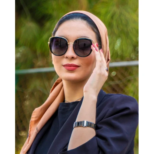 نظارات شمسية للنساء, موديل ديلايت, باللون الأسود والذهبي من ار كيو - ار كيو - Image 2