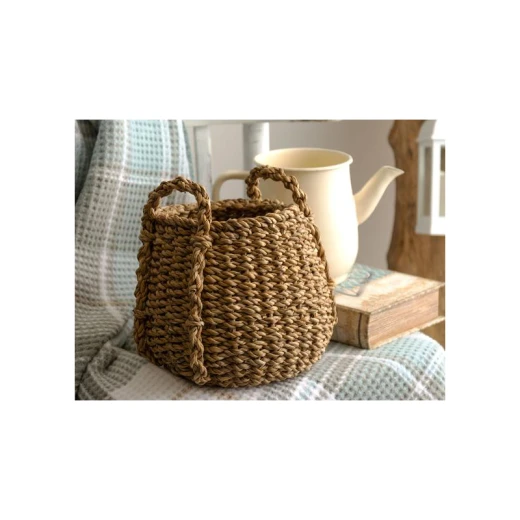 سلة قش صغيرة كريستالي, باللون البني من مدام كوكو