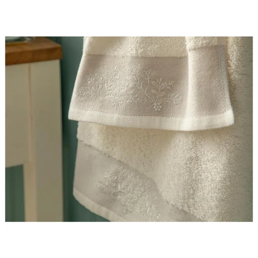 طقم مناشف وجه كارلوتا القطنية, لون ابيض, 30*40+ 50*70 سم, قطعتان من انجلش هوم - انجلش هوم - Image 2