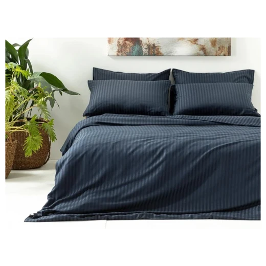 طقم غطاء لحاف كريستال حريري بحجم كينغ, لون ازرق غامق, 220* 260 سم, 4 قطع من انجلش هوم طقم غطاء لحاف كريستال حريري بحجم كينغ, لون ازرق غامق, 220* 260 سم, 4 قطع من انجلش هوم