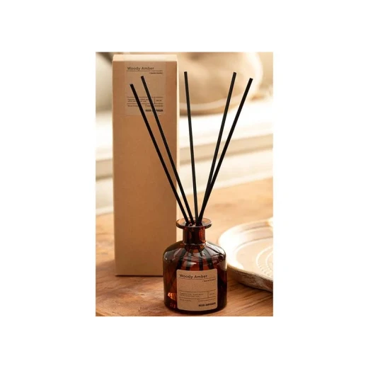 معطر غرف ستيك بعطر العنبر الخشبي, 250 مل من إنجلش هوم معطر غرف ستيك بعطر العنبر الخشبي, 250 مل من إنجلش هوم