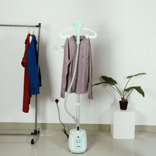 Geepas GGS9695 Garment Steamer 1800W 2l water tank - GEEPAS - Image 4
