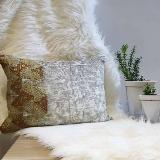 غطاء وسادة تطريز تاكانا فريد 35*50 من نوفا غطاء وسادة تطريز تاكانا فريد 35*50 من نوفا