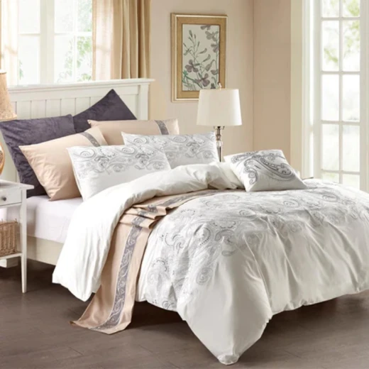 طقم وجه لحاف مطرز مصنوع من القطن, باللون ايفوري, حجم مجوز, 7 قطع من نوفا هوم طقم وجه لحاف مطرز مصنوع من القطن, باللون ايفوري, حجم مجوز, 7 قطع من نوفا هوم