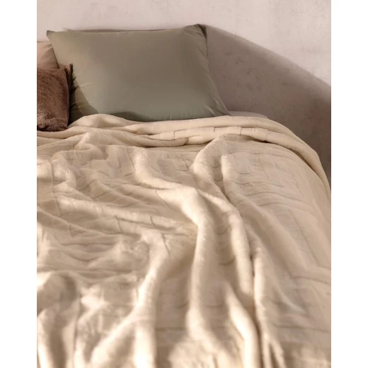 بطانية كليمنتين مينك مزخرفة بحجم مزدوج, بيج، من مدام كوكو - مدام كوكو - Image 7